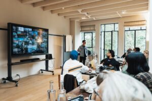 Stratégie de contenu vidéo pour informer promouvoir et fidéliser une audience
